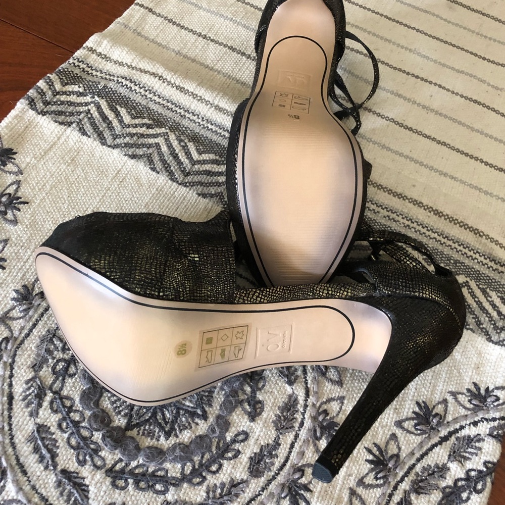 Shoes - Picture 6 of 6